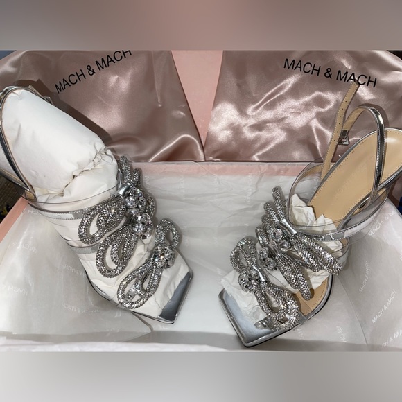 Brand new mach & mach crystal bow size 39EU / 9 US